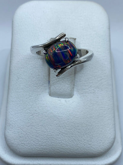 Anillo Elegante de Plata Ley 925 con Ópalo de Fuego, vista frontal
