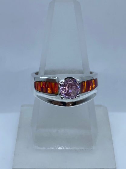 Anillo Elegante de Plata .950 con Ópalo de Fuego y Zirconia Rosa, vista de detalle