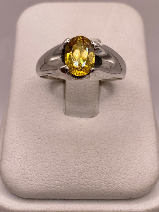 Anillo Elegante con Zirconia Amarilla en Plata Ley 925 — detalle de acabado