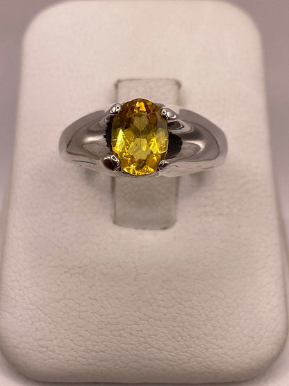 Anillo Elegante con Zirconia Amarilla en Plata Ley 925, vista frontal