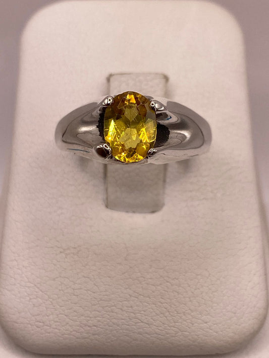 Anillo Elegante con Zirconia Amarilla en Plata Ley 925, vista frontal