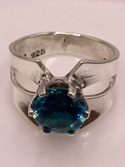 Anillo Elegante con Zirconia Azul en Plata Ley 925, sello de autenticidad Plata Ley .925