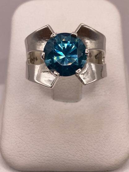 Anillo Elegante con Zirconia Azul en Plata Ley 925, vista superior