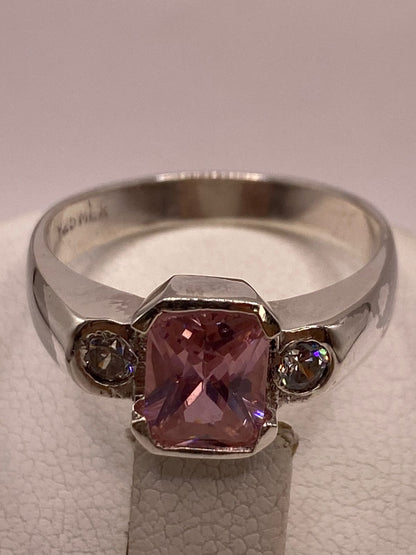 Anillo Elegante con Zirconia Rosa en Plata Ley 925, sello de autenticidad Plata Ley .925