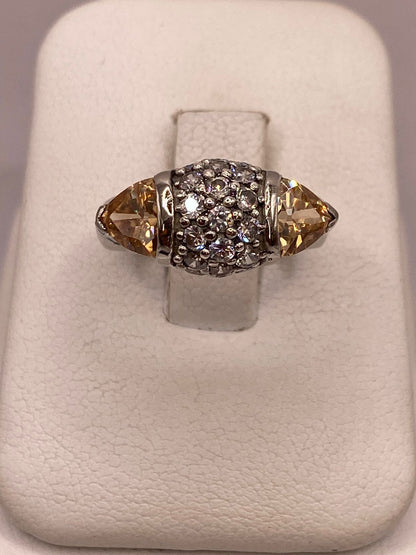 Anillo Elegante con Zirconias Color Champagne en Plata Ley 925, vista frontal