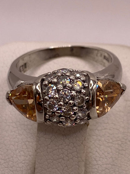 Anillo Elegante con Zirconias Color Champagne en Plata Ley 925, sello de autenticidad Plata Ley .925