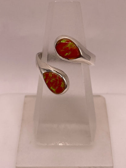 Anillo Envolvente de Plata Ley 950 con Ópalo de Fuego, vista de detalle