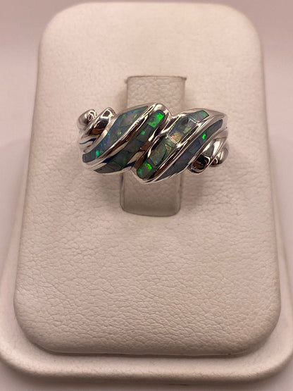 Anillo Envolvente de Plata Ley 950 con Ópalo de Fuego en báscula mostrando peso