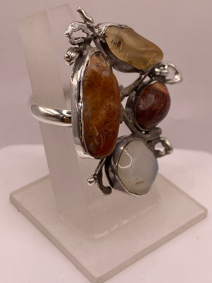 Anillo Escultórico Multipiedra en Plata Ley 925, vista frontal