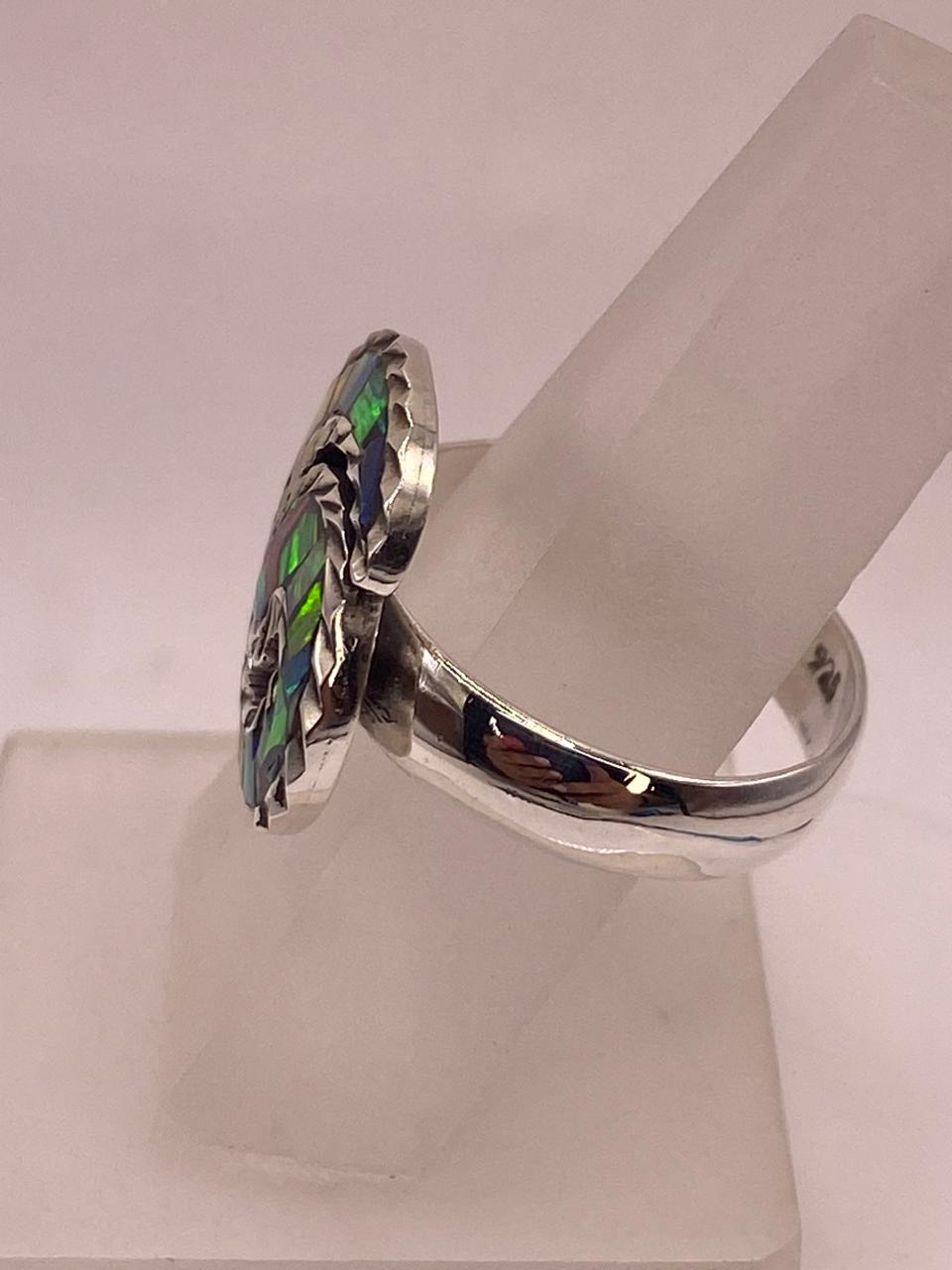 Anillo Espiral con Ópalo de Fuego Multicolor en Plata Ley .950, vista de detalle