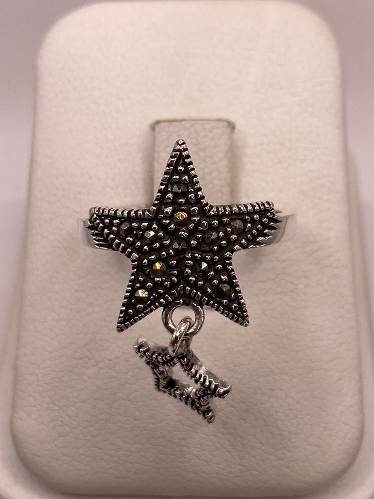 Anillo Estrella Colgante con Marquesitas en Plata Ley 925, vista frontal