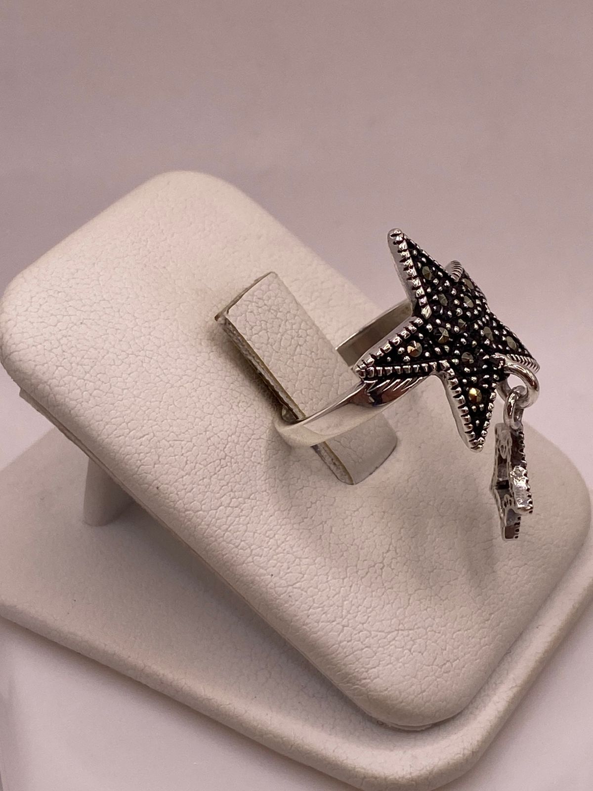 Anillo Estrella con Marquesitas en Plata Ley 925, vista lateral