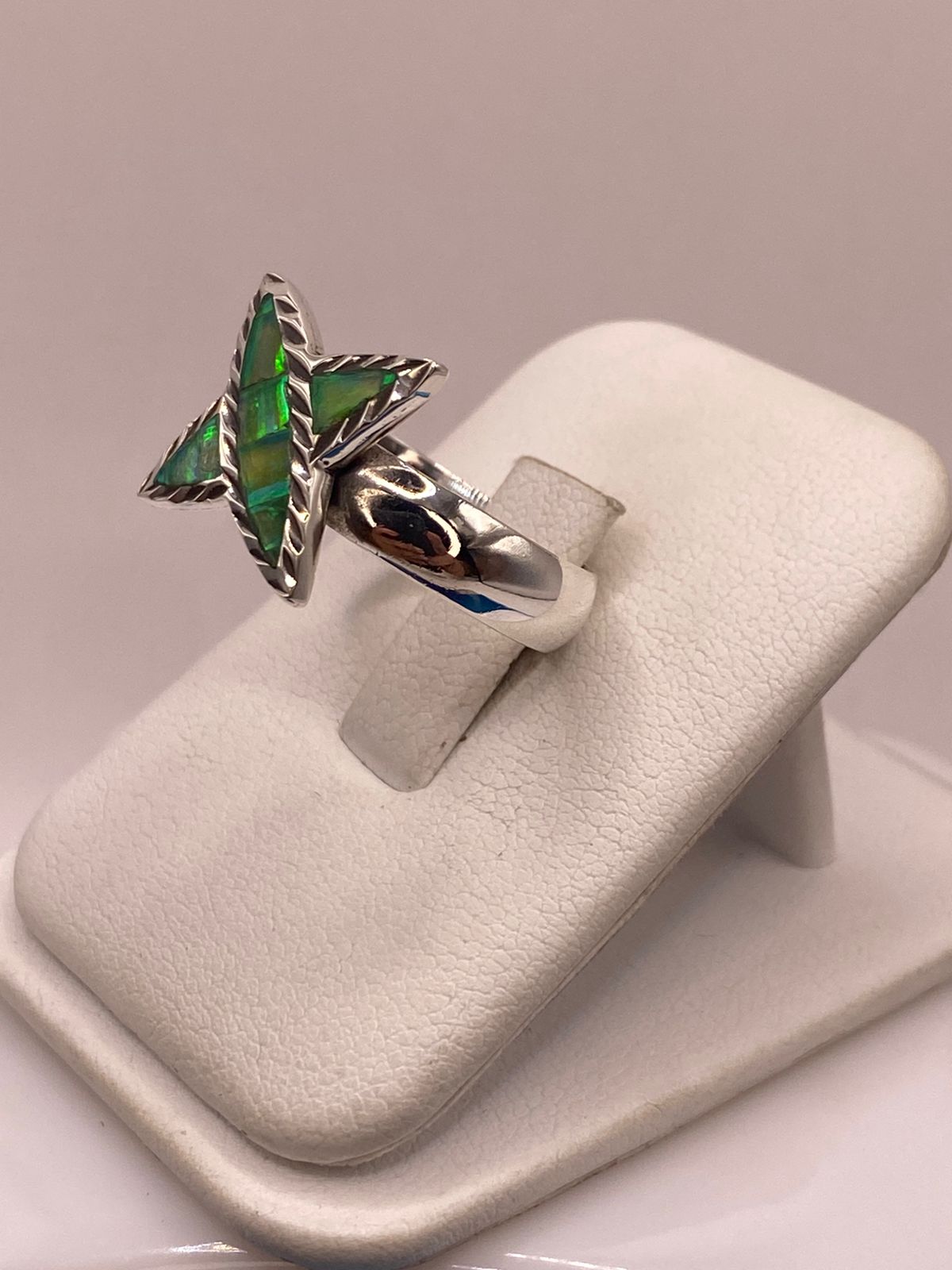 Anillo de Estrella en Plata Ley 950 con Ópalo Verde Azul, vista frontal