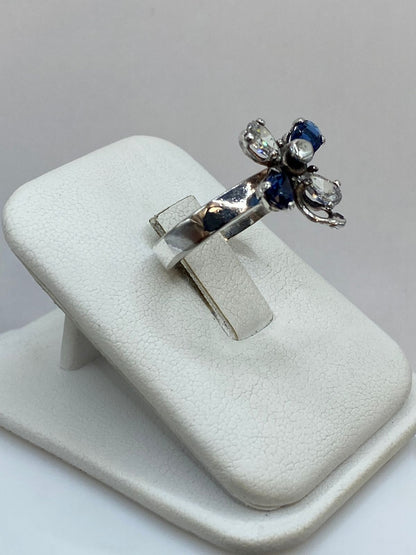 Anillo con Flor Giratoria en Plata 925, vista lateral