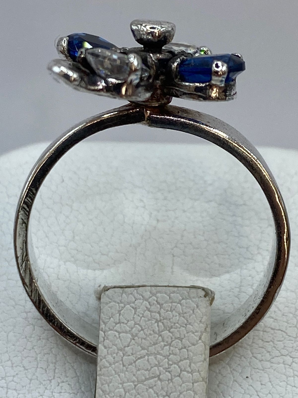 Anillo con Flor Giratoria en Plata 925