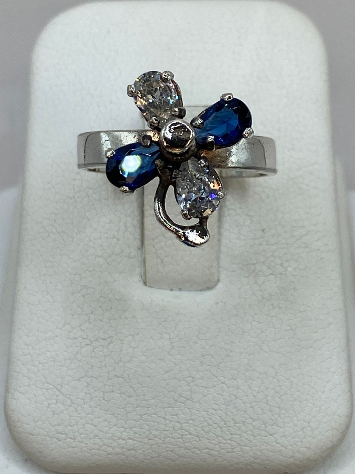 Anillo con Flor Giratoria en Plata 925, vista superior