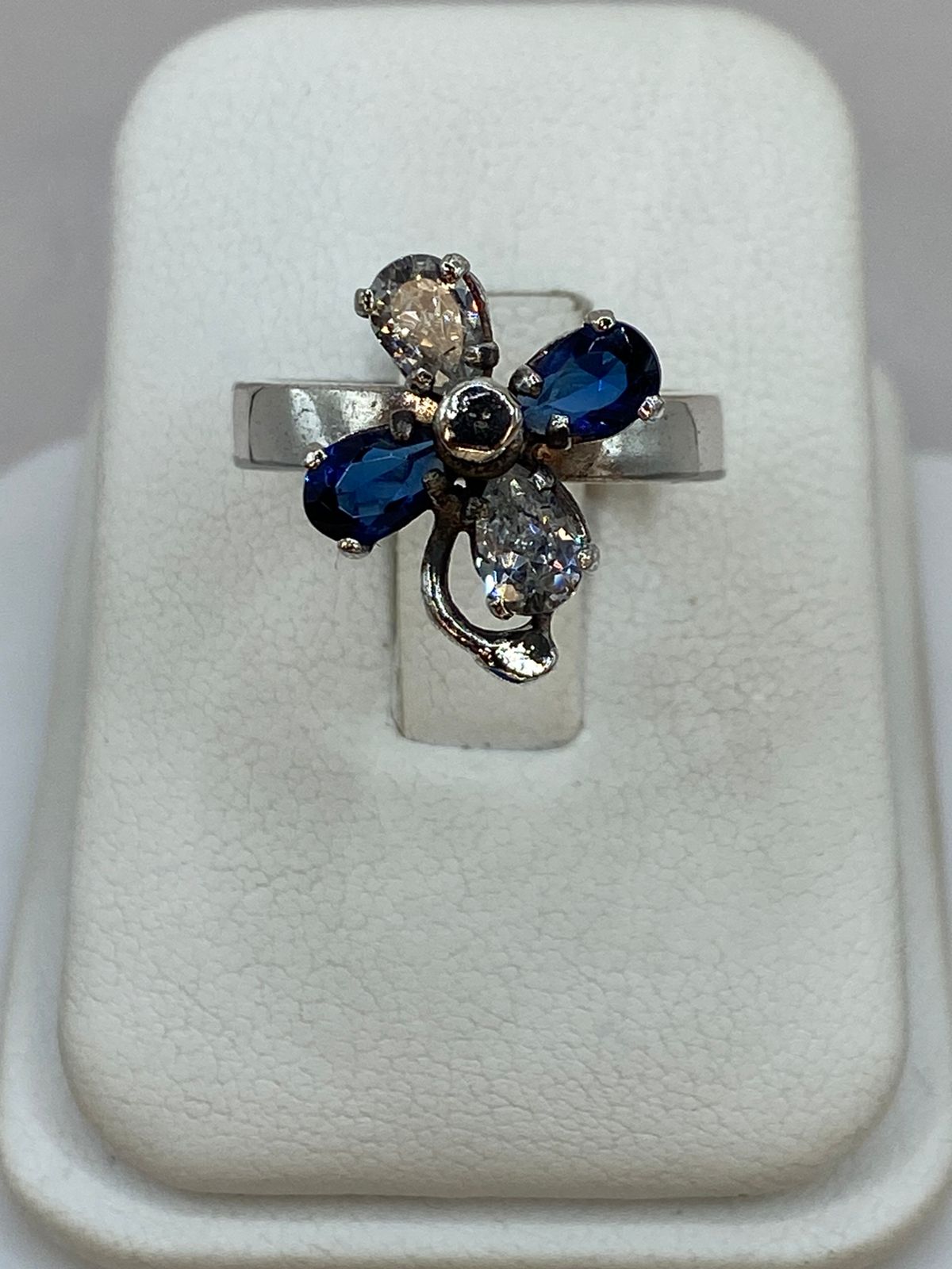 Anillo con Flor Giratoria en Plata 925, vista posterior