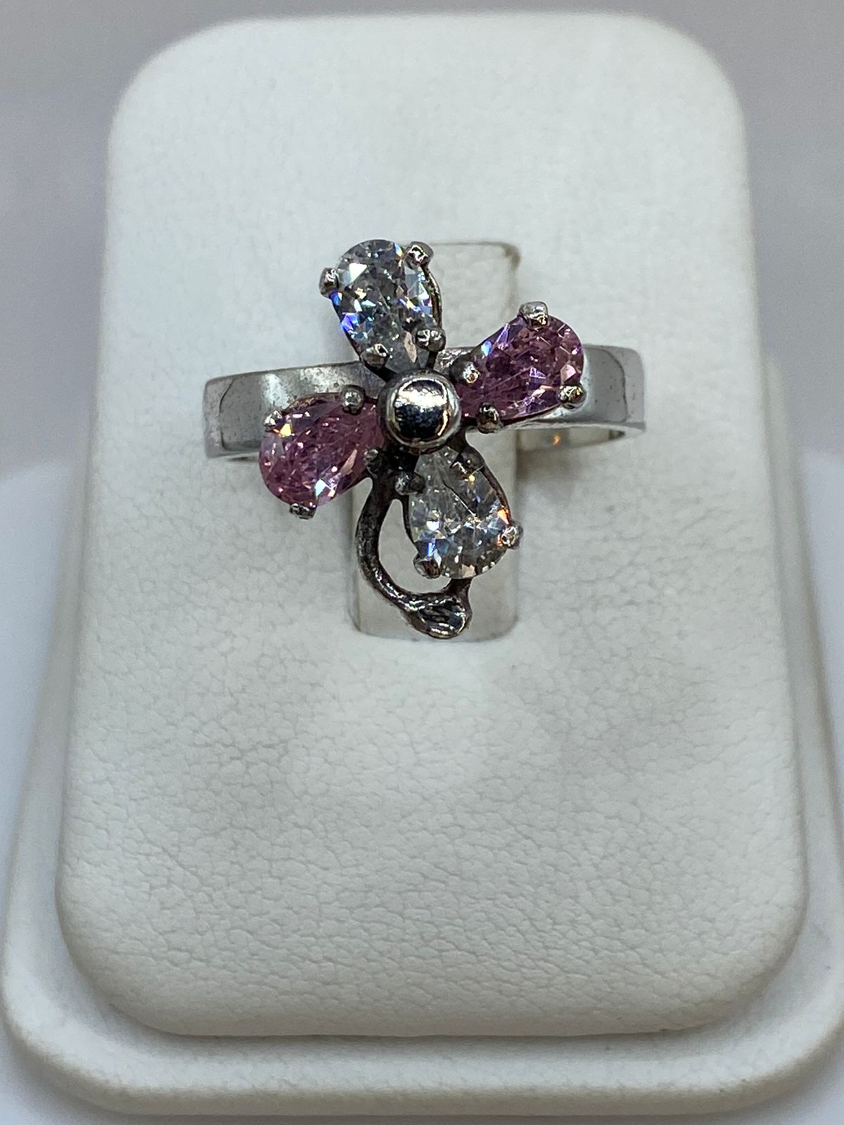 Anillo con Flor Giratoria en Plata 925, vista frontal