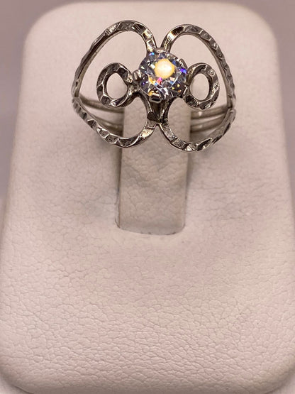 Anillo Floral Abstracto con Zirconia en Plata 925, vista frontal