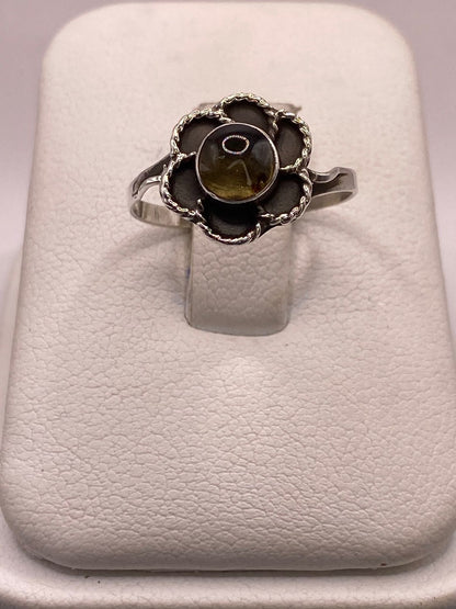 Anillo Floral Artesanal de Plata Ley 925 con Ámbar Ahumado, vista frontal