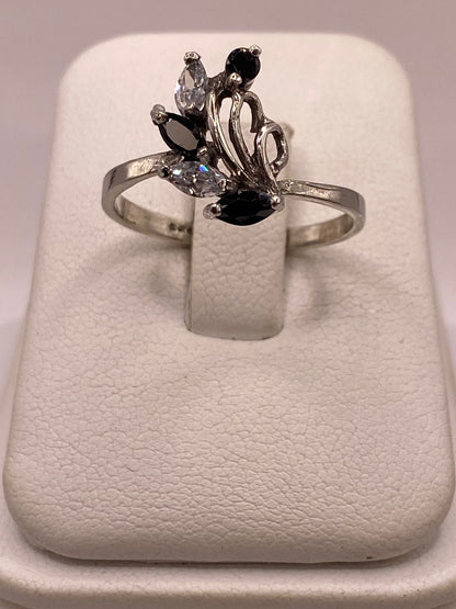 Anillo Floral Elegante con Zirconias en Plata Ley 925, vista lateral