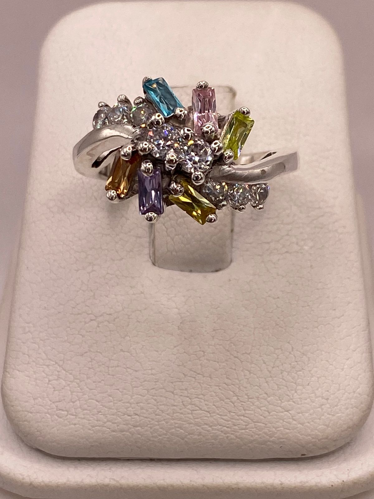 Anillo Floral Moderno Multicolor con Zirconias en Plata Ley 925, vista superior