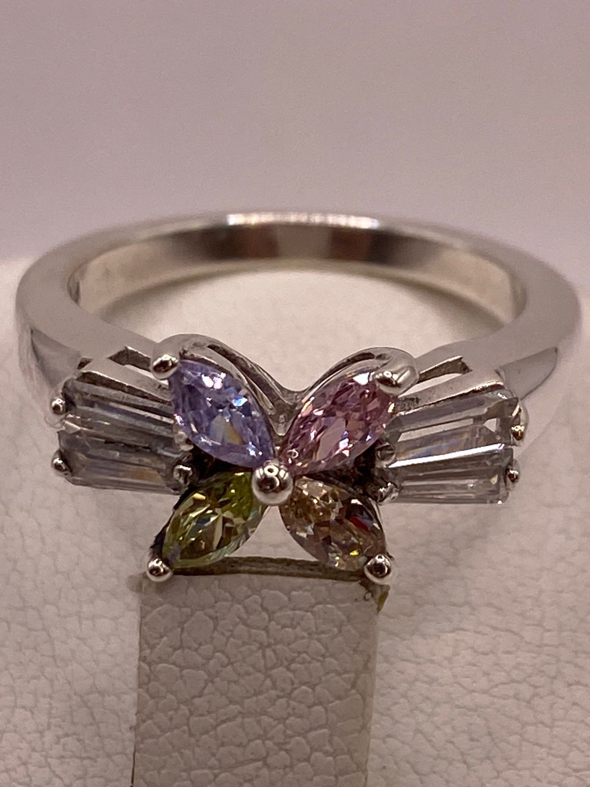 Anillo Floral Multicolor con Zirconias en Plata Ley 925, vista superior