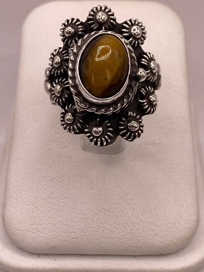 Anillo Floral de Plata Ley 925 con Ojo de Tigre, vista frontal