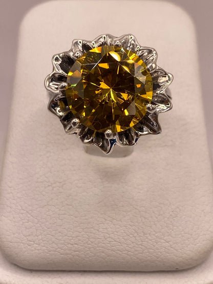Anillo Floral de Plata Ley 925 con Zirconia, vista frontal