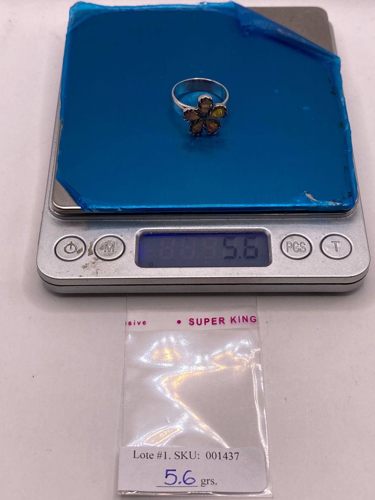 Anillo Floral de Plata Ley 950 con Ópalo de Fuego Rosa Pastel, peso en gramos (báscula)