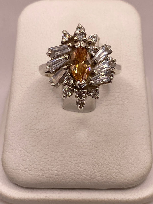 Anillo Floral de Plata 925 con Zirconia Citrino y Zirconias Blancas, vista frontal
