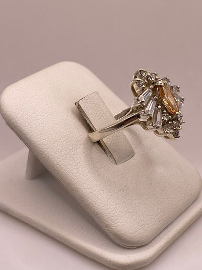 Anillo Floral de Plata 925 con Zirconia Citrino y Zirconias Blancas, vista lateral