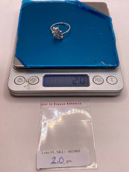 Anillo Floral con Zirconias en Plata Ley 925, peso en gramos (báscula)
