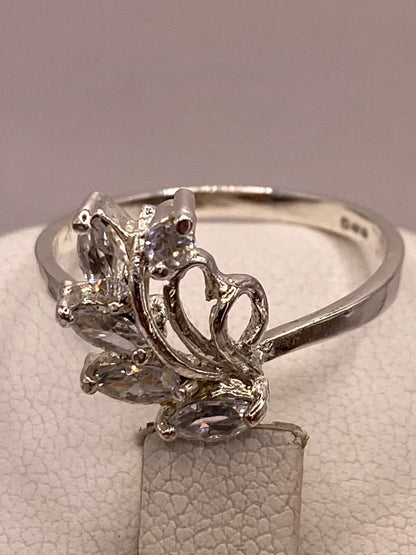 Anillo Floral con Zirconias en Plata Ley 925, sello de autenticidad Plata Ley .925