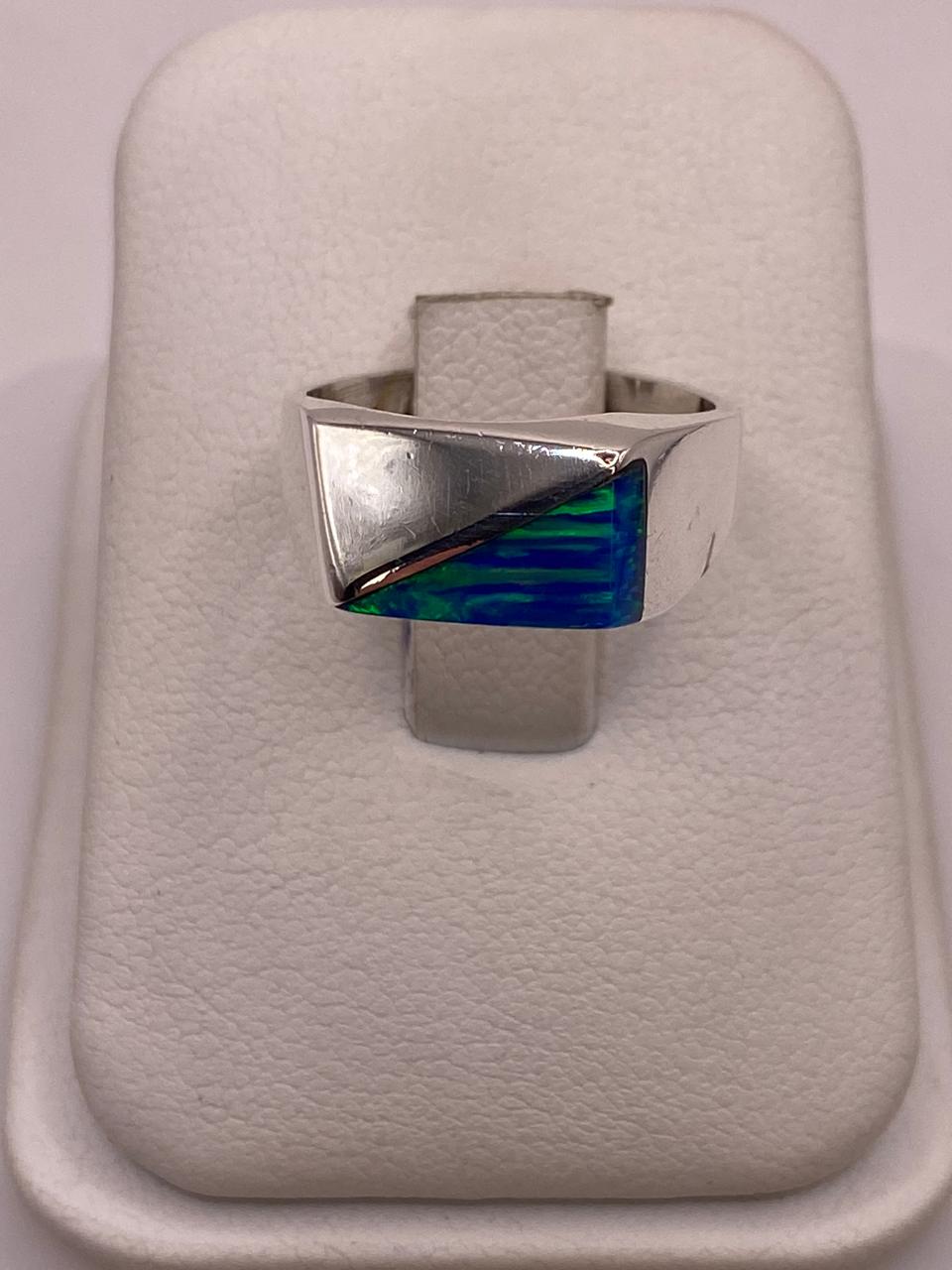 Anillo Geométrico de Ópalo Azul y Verde en Plata Ley 950, vista frontal