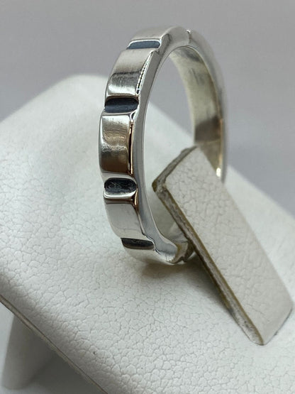 Anillo Geométrico de Plata Ley 925, vista superior
