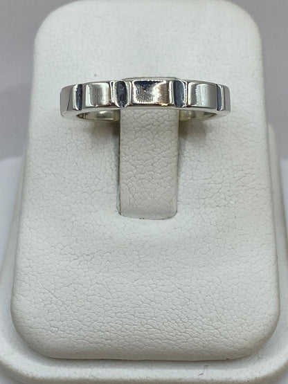 Anillo Geométrico de Plata Ley 925, vista frontal