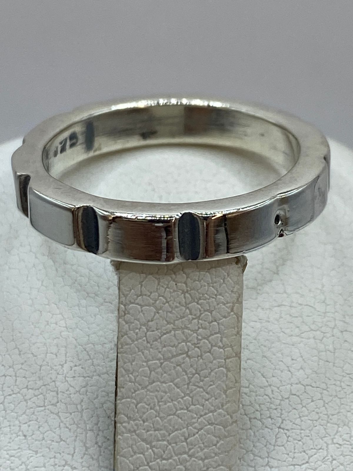 Anillo Geométrico de Plata Ley 925, sello de autenticidad Plata Ley .925