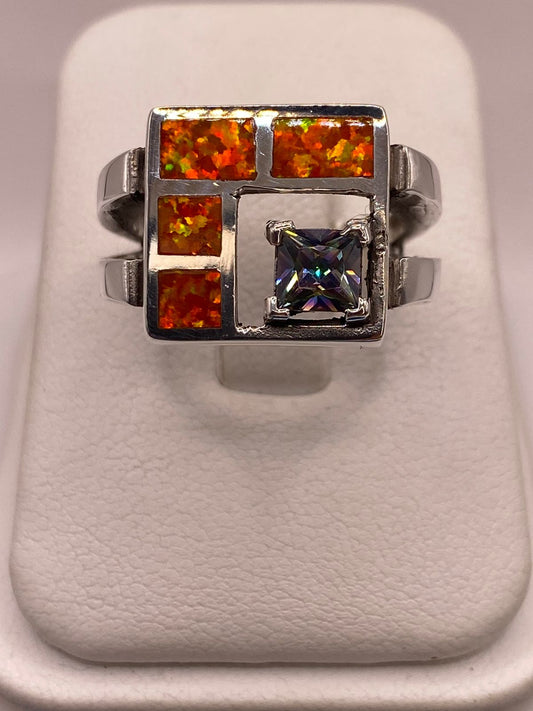 Anillo Geométrico de Plata Ley 950 con Ópalo de Fuego y Zirconia Tornasol — detalle de acabado