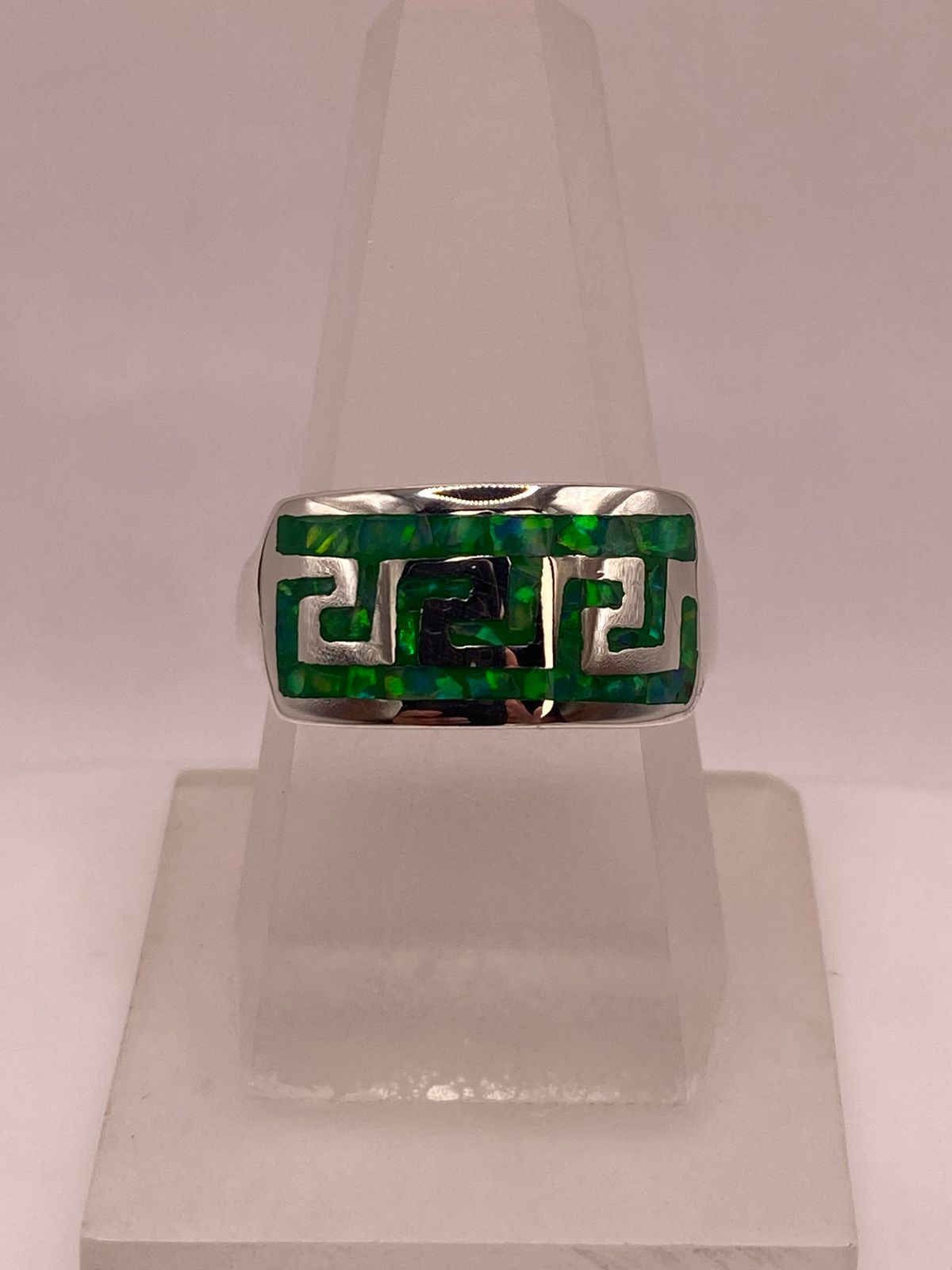 Anillo Geométrico de Plata Ley 950 con Ópalo Verde y Azul — ángulo diagonal