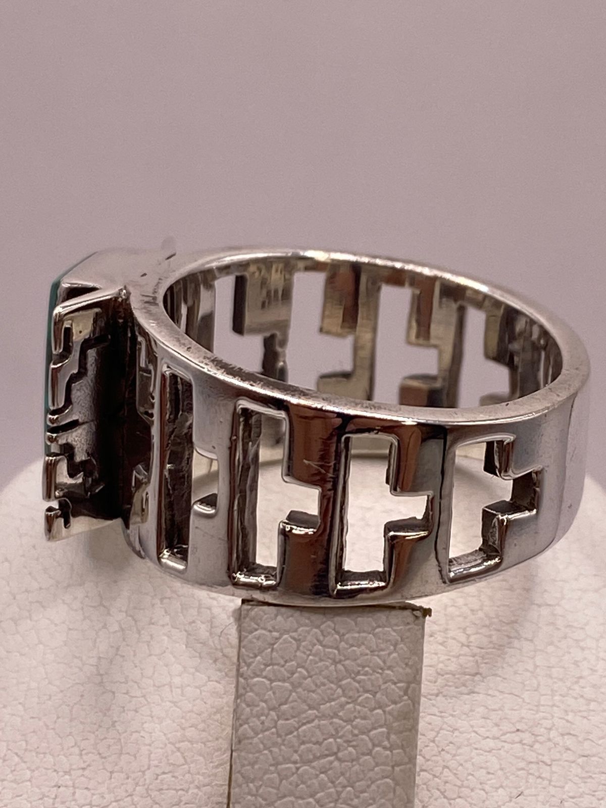 Anillo Greca Calada con Ópalo Azul y Verde en Plata Ley 950, vista posterior