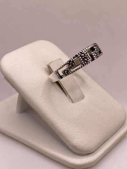 Anillo Greca Geométrico con Marquesitas en Plata Ley 925, vista lateral