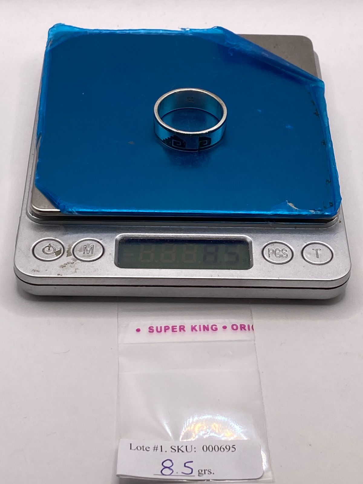 Anillo Greca Mesoamericana de Plata .925 con Incrustación Verde, peso en gramos (báscula)