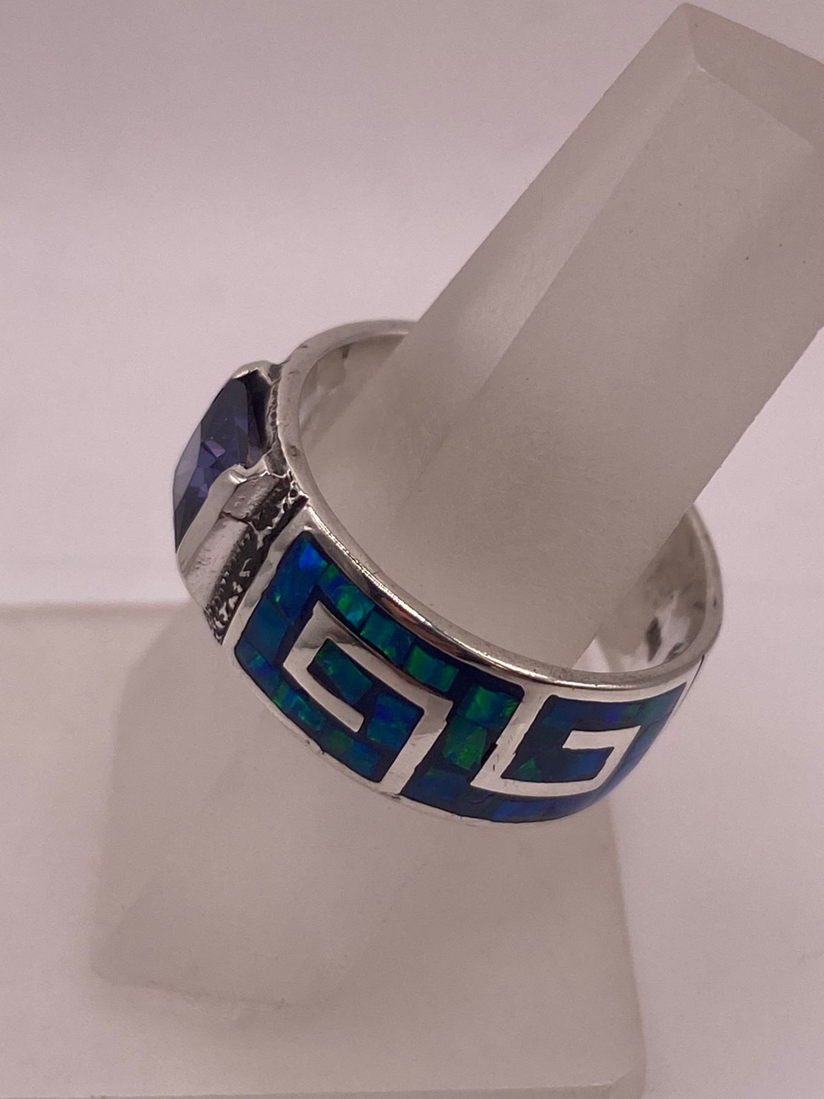 Anillo Greca Ópalo de Fuego Azul Oceáno & Zirconia Zafiro Plata 950, vista lateral