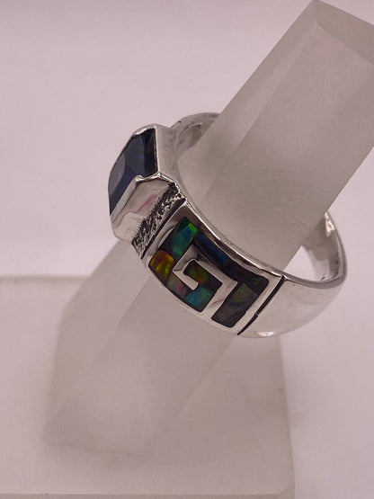 Anillo Greca Ópalo de Fuego Multicolor & Zirconia Amatista Plata 950, vista de detalle