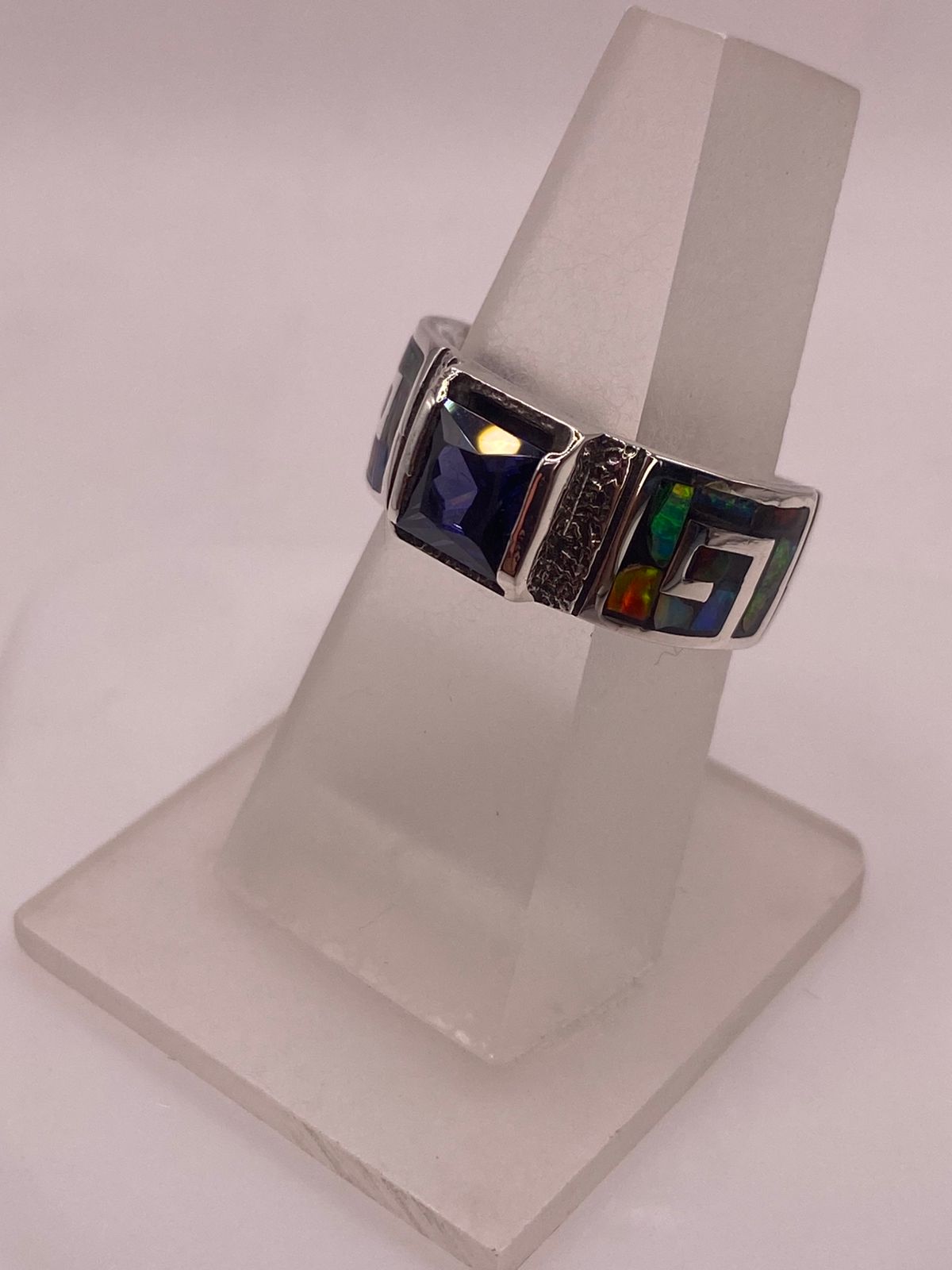 Anillo Greca Ópalo de Fuego Multicolor & Zirconia Amatista Plata 950, vista frontal