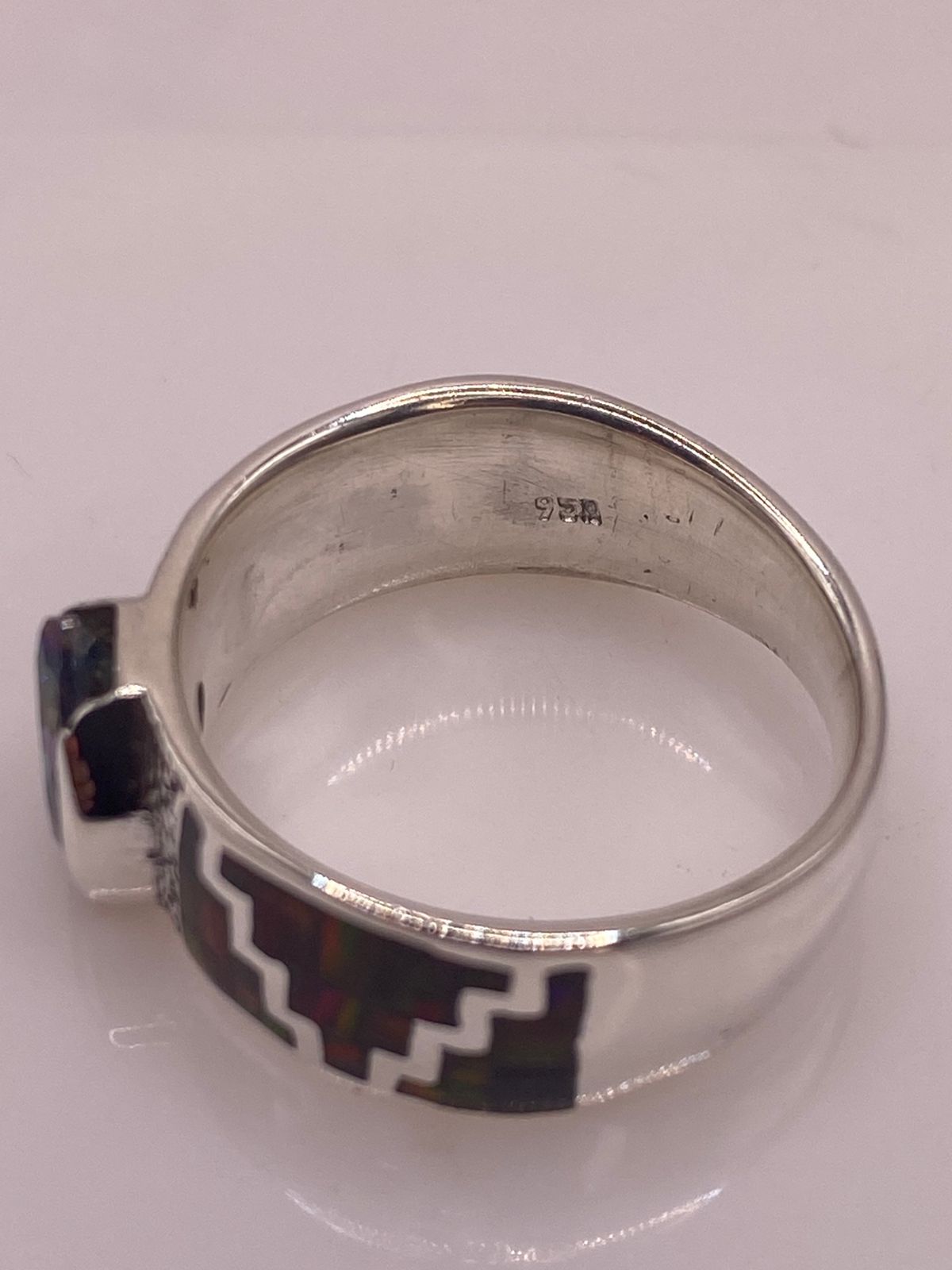 Anillo Greca Ópalo de Fuego Rojo & Zirconia Mística Plata 950, sello de autenticidad Plata Ley .925