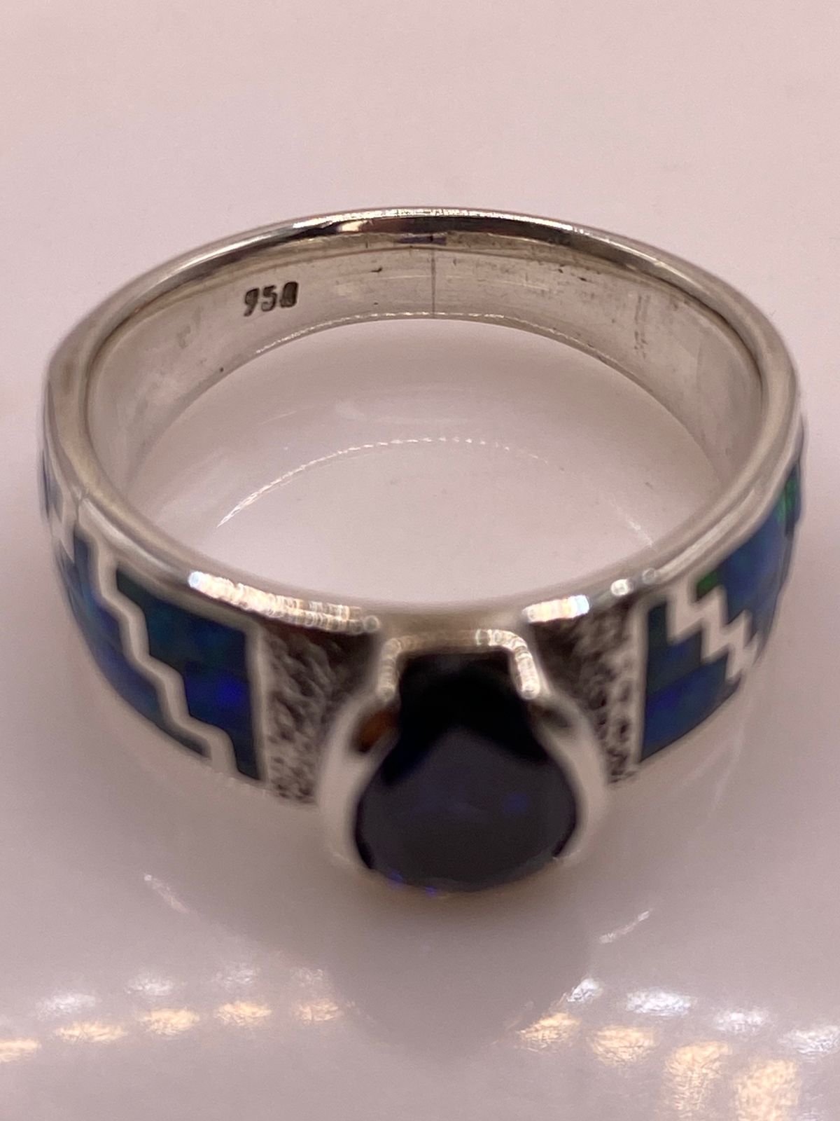 Anillo Greca con Ópalo de Fuego y Zirconia en Plata Ley .950, sello de autenticidad Plata Ley .925