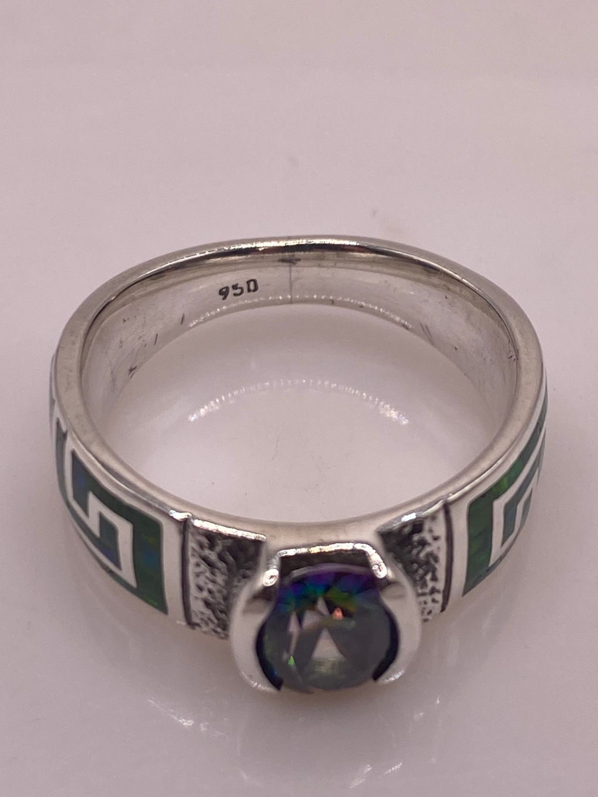 Anillo Greca Ópalo Verde & Zirconia Mística Plata 950, sello de autenticidad Plata Ley .925