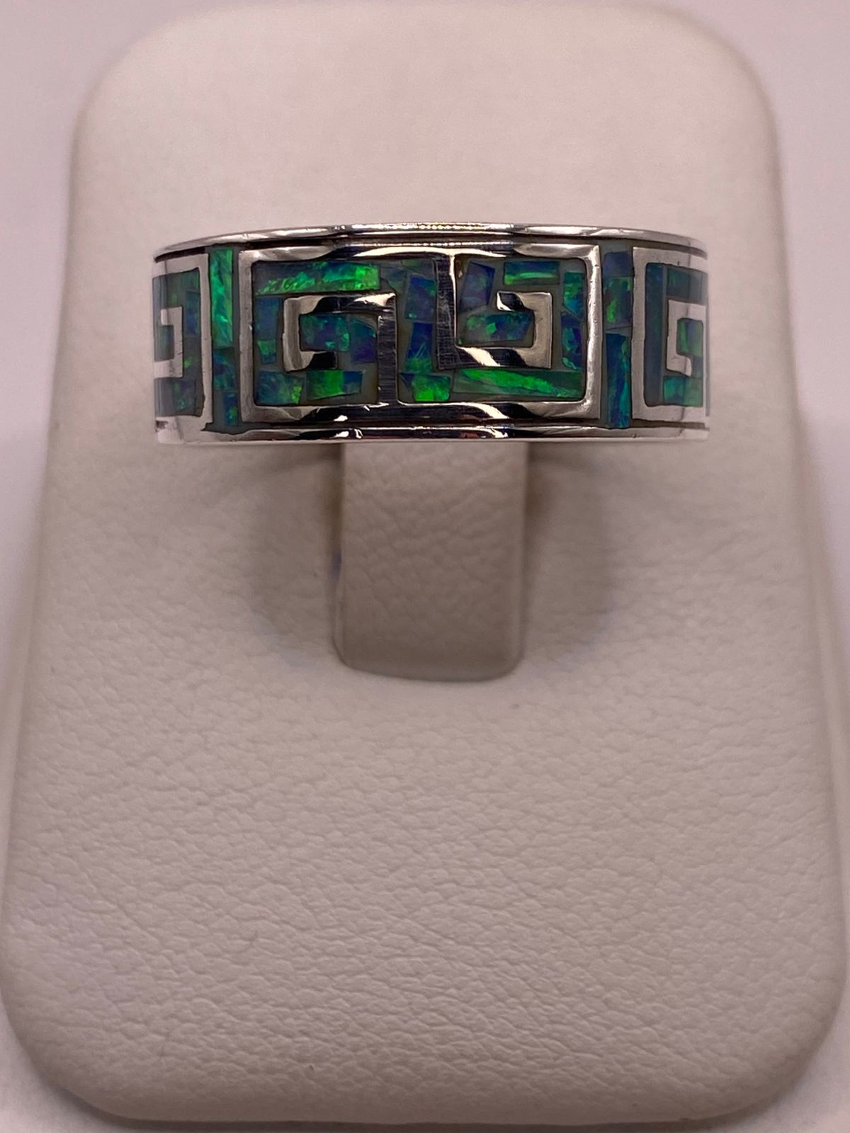 Anillo Greca de Plata Ley 950 con Ópalo Azul y Verde, vista lateral